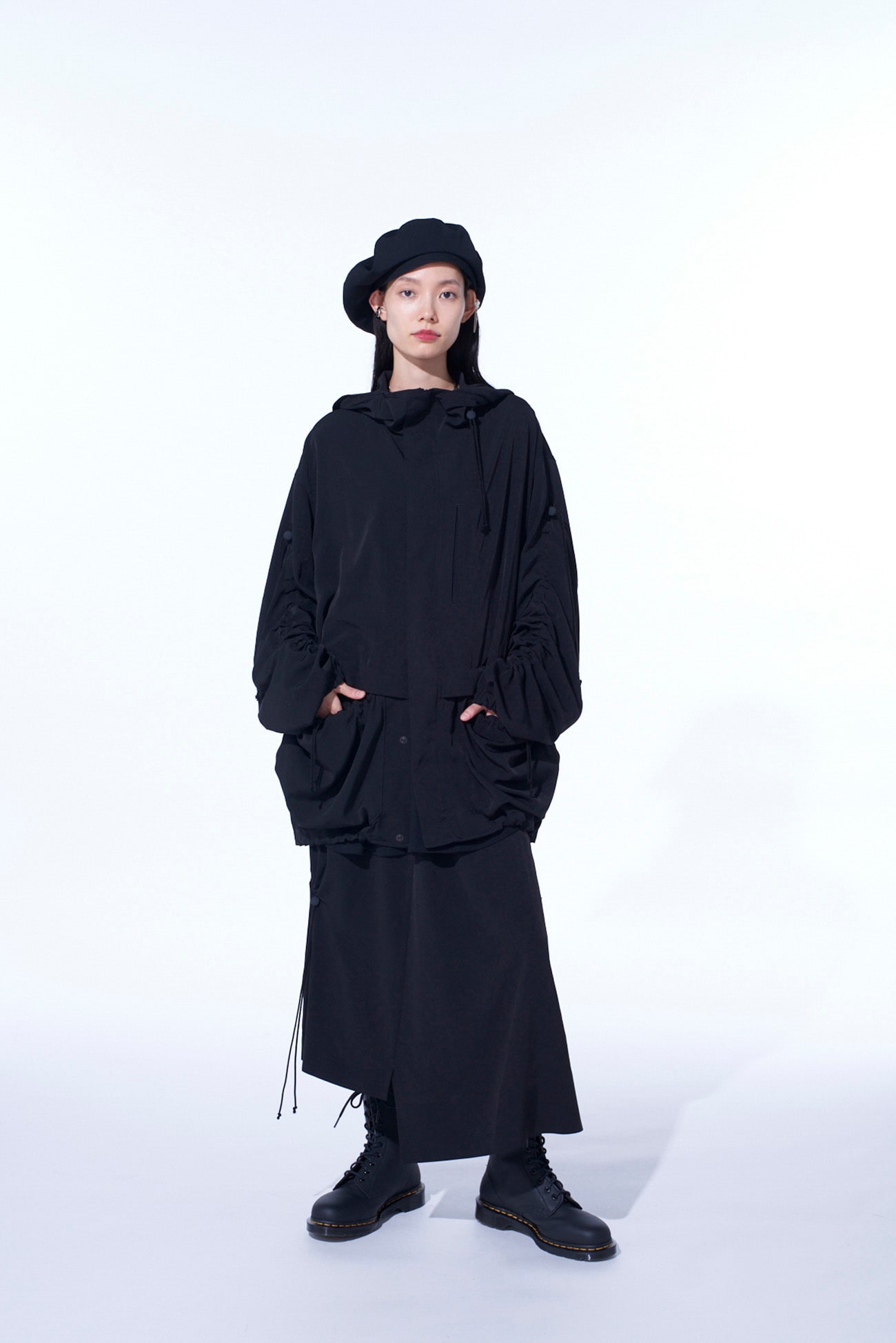 CREPE de CHINE SHIRRING DRAPE SKIRT(S Black): S'YTE｜THE SHOP