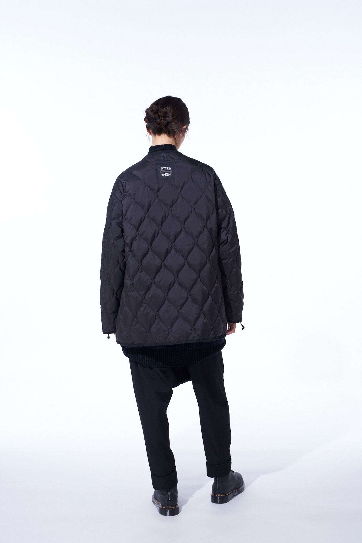 S'YTE X TAION HOODED COAT WITH QUILTED DOWN LINER(S Black): S'YTE