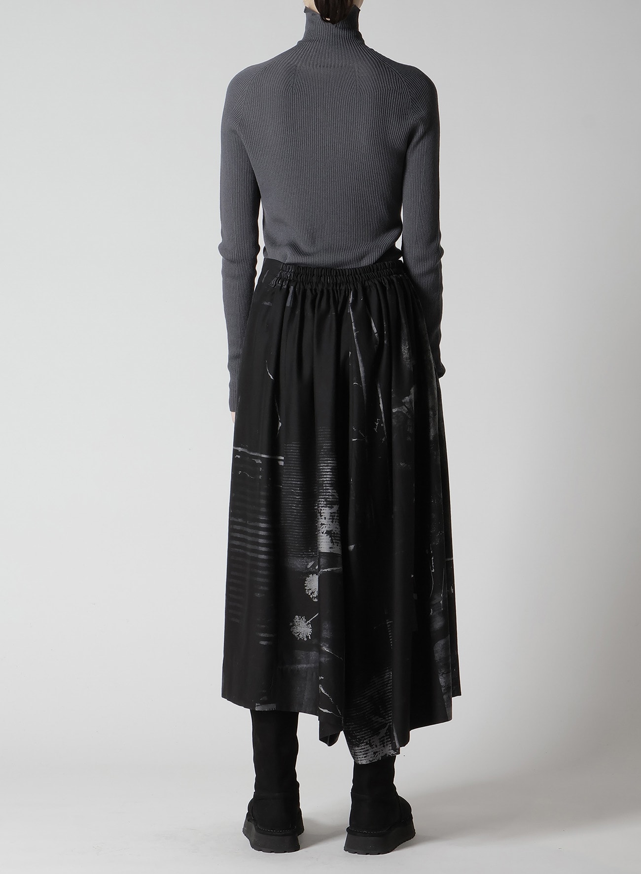 CUPRO BLURRY FLOWER PRINT RIGHT-SIDE GATEHRED PANTS(XS Grey