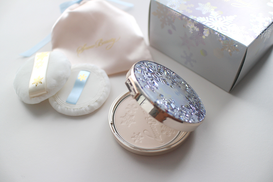 朝はメイクのしあげに、夜は素肌ケアに。☆マキアージュ スノー