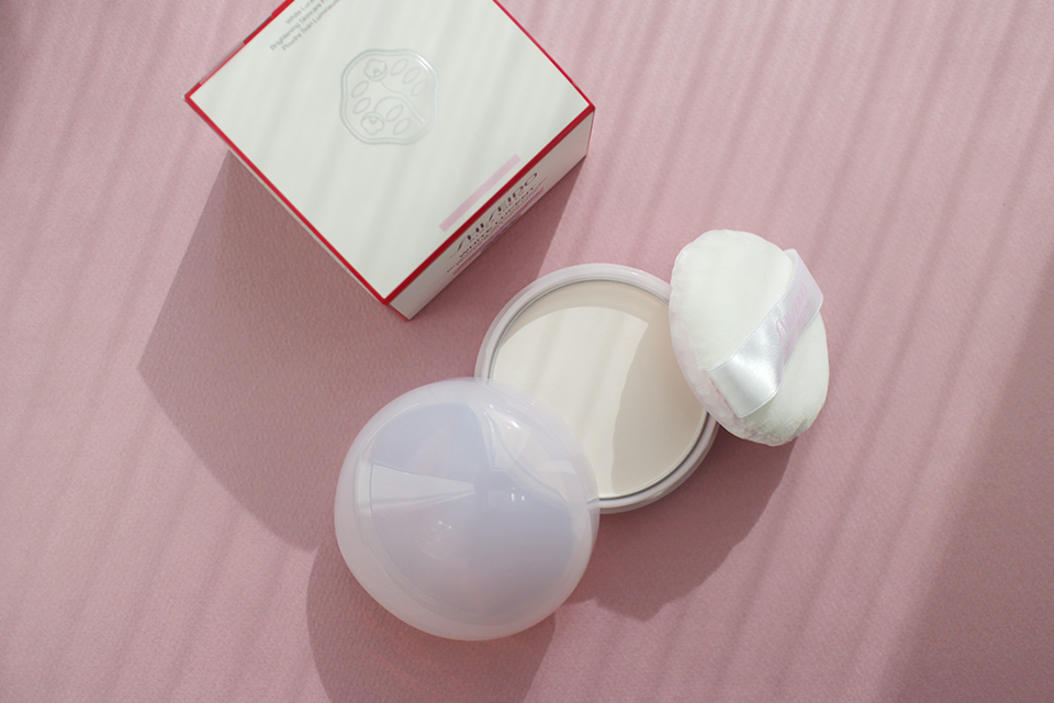 明るく透きとおる肌がさらりと続く。｜SHISEIDO ホワイトルーセント