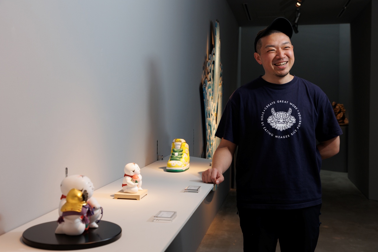 人形を通して“いま”を刻む。中村弘峰が映し出す、世界へ広がる創造の