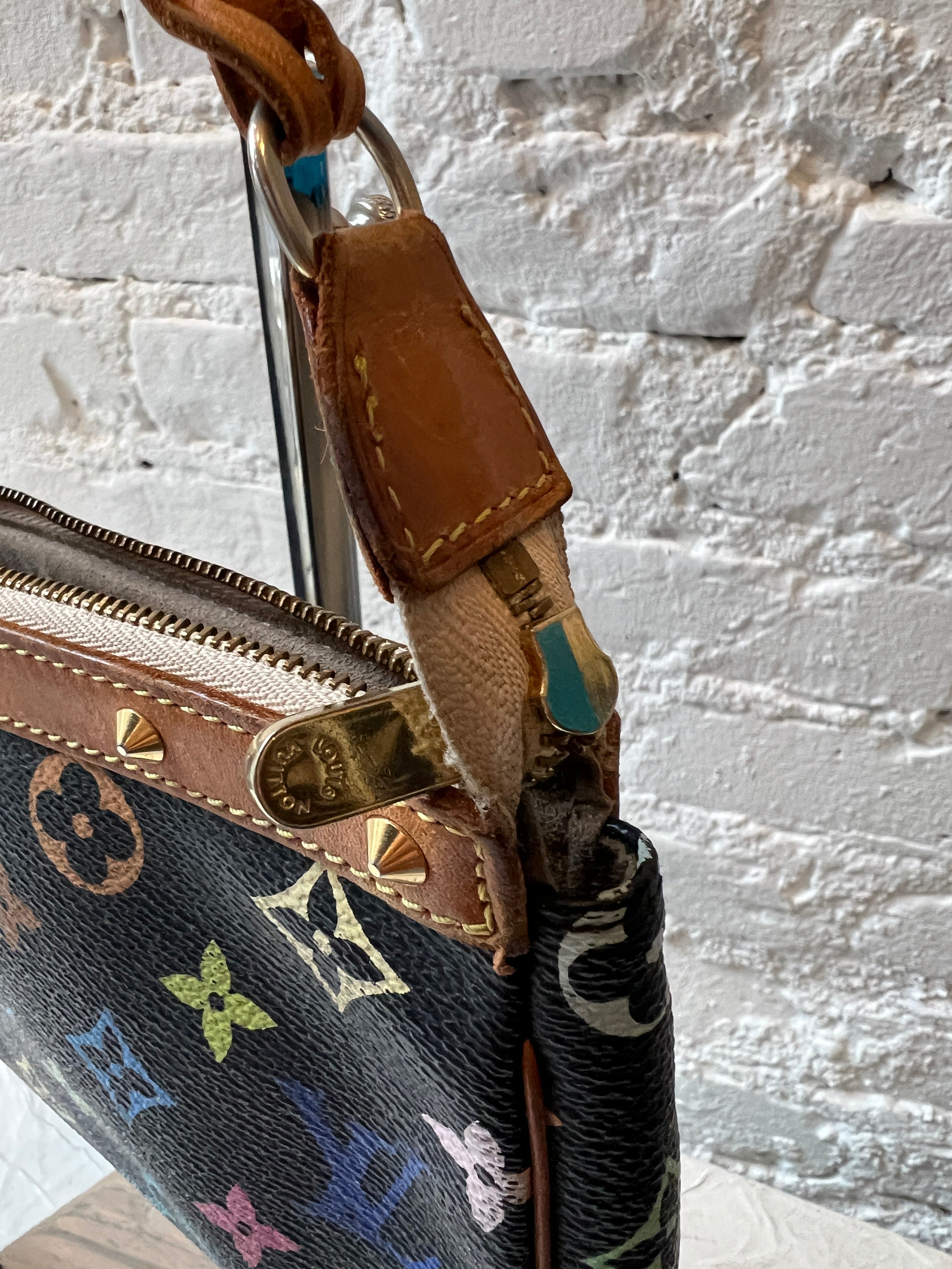 Louis Vuitton Murakami Multicolor Pochette in Black – Thirteen Crosby