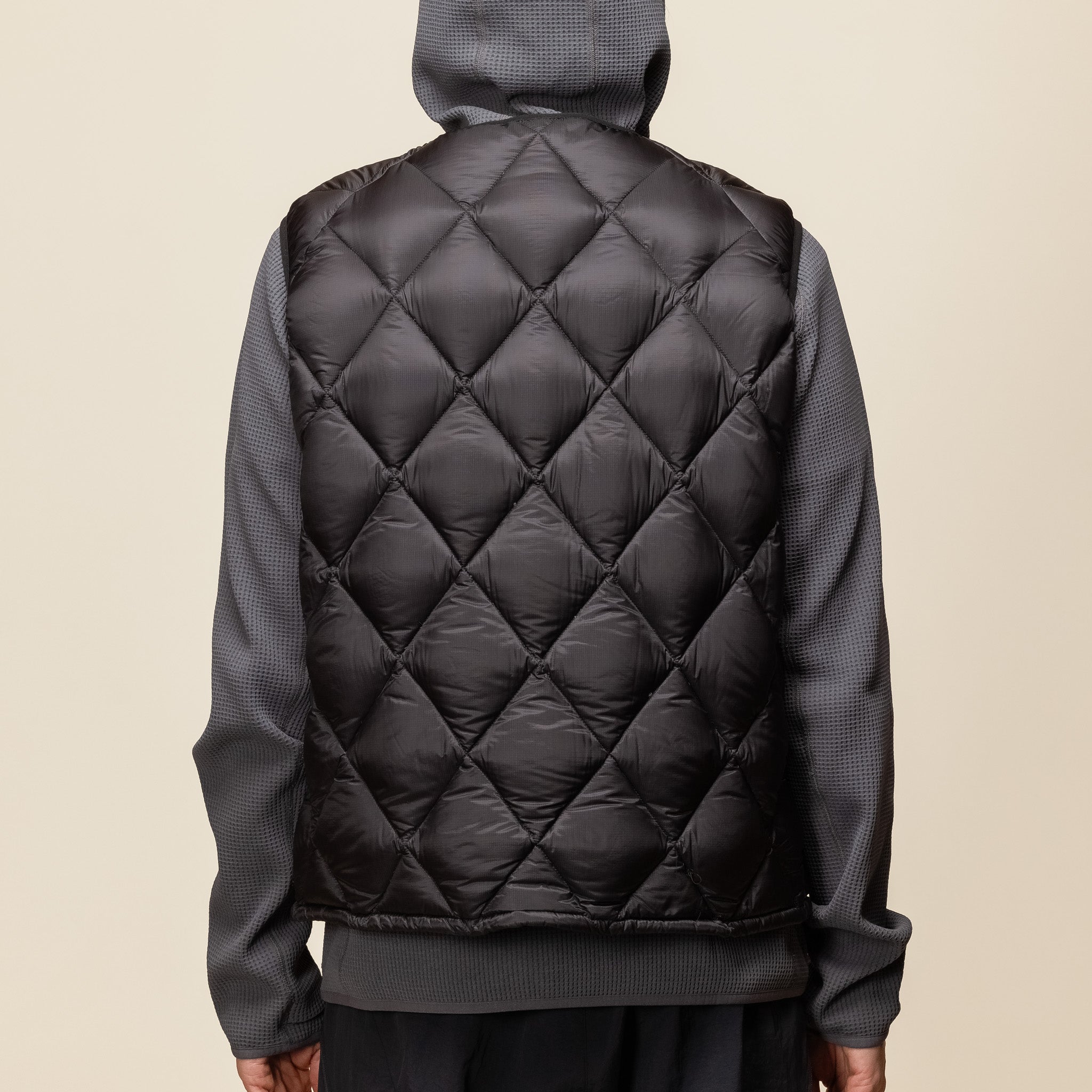 Roa Hiking - Light Down Vest Jacket - Black | T.T.O.O