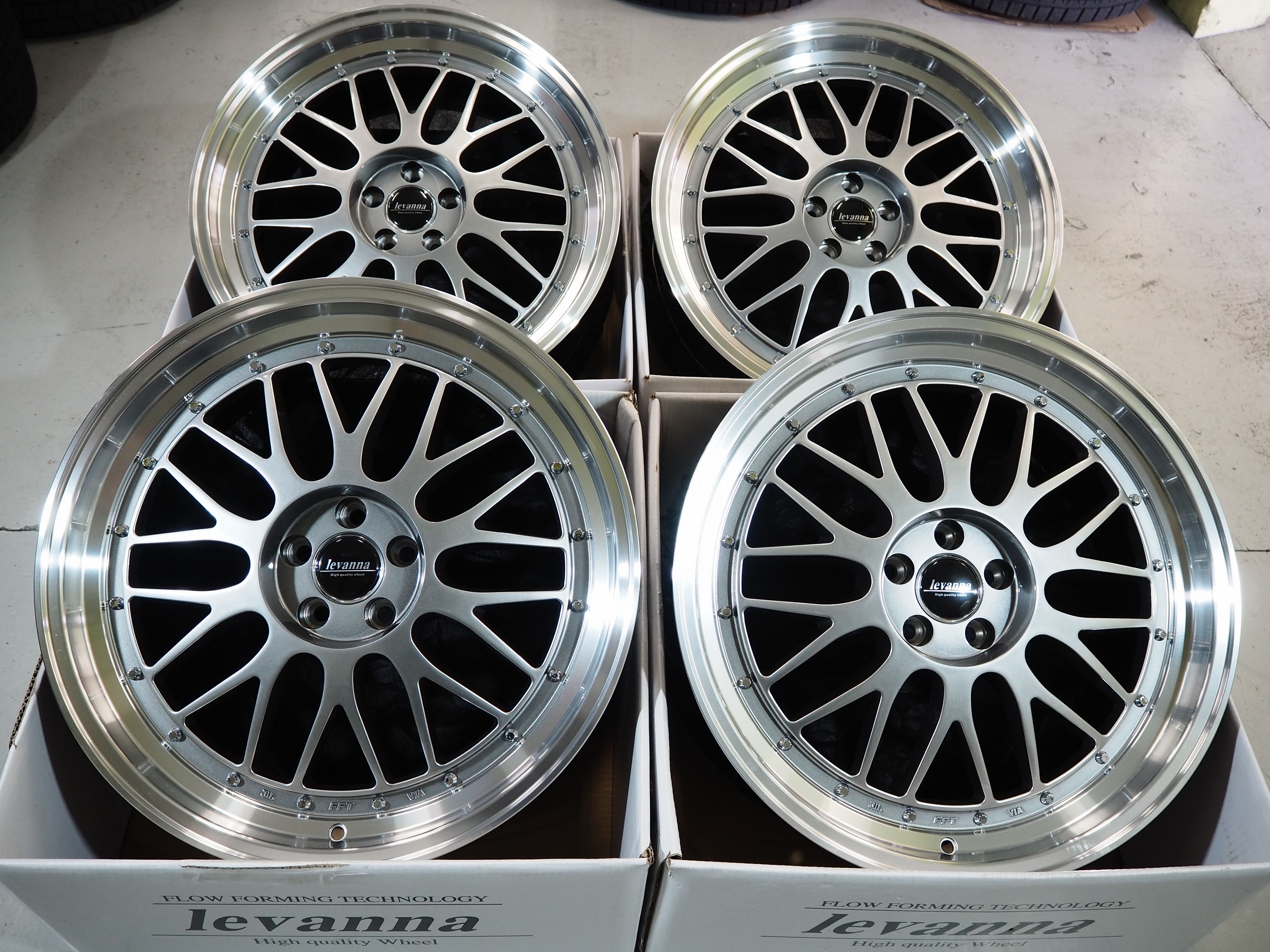 楽天市場】19インチ ホイール（車用品・バイク用品）の通販