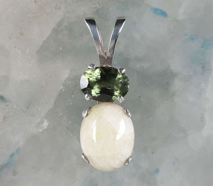 楽天市場】モルダバイト h & eの通販