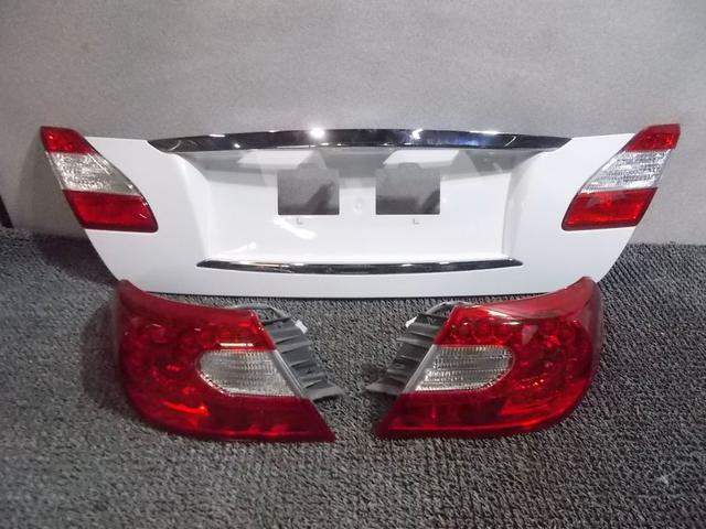 楽天市場】フーガ y51 テールランプ（パーツ｜車用品）：車用品