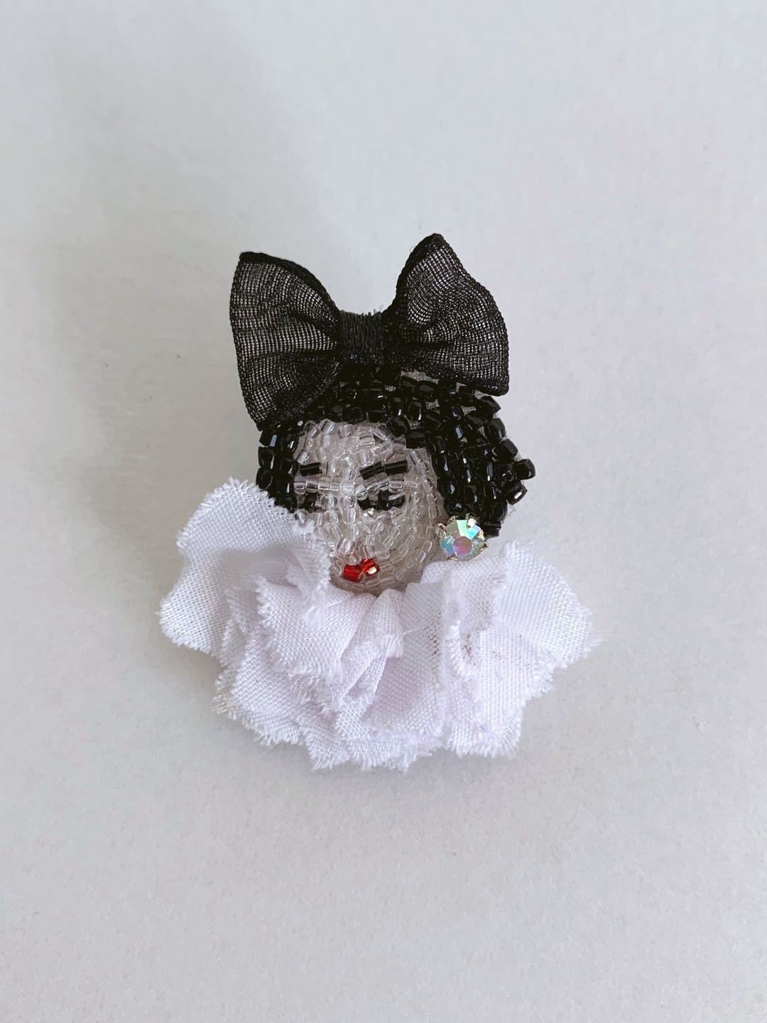 楽天市場】マリアンヌバトル ブローチの通販