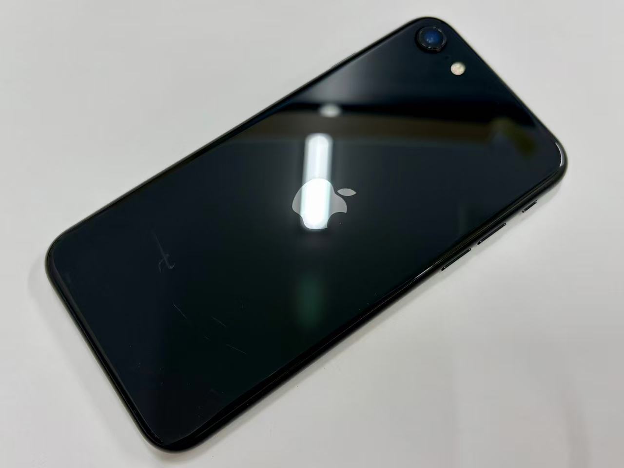 楽天市場】iphone se 第二世代 simフリー（スマートフォン本体