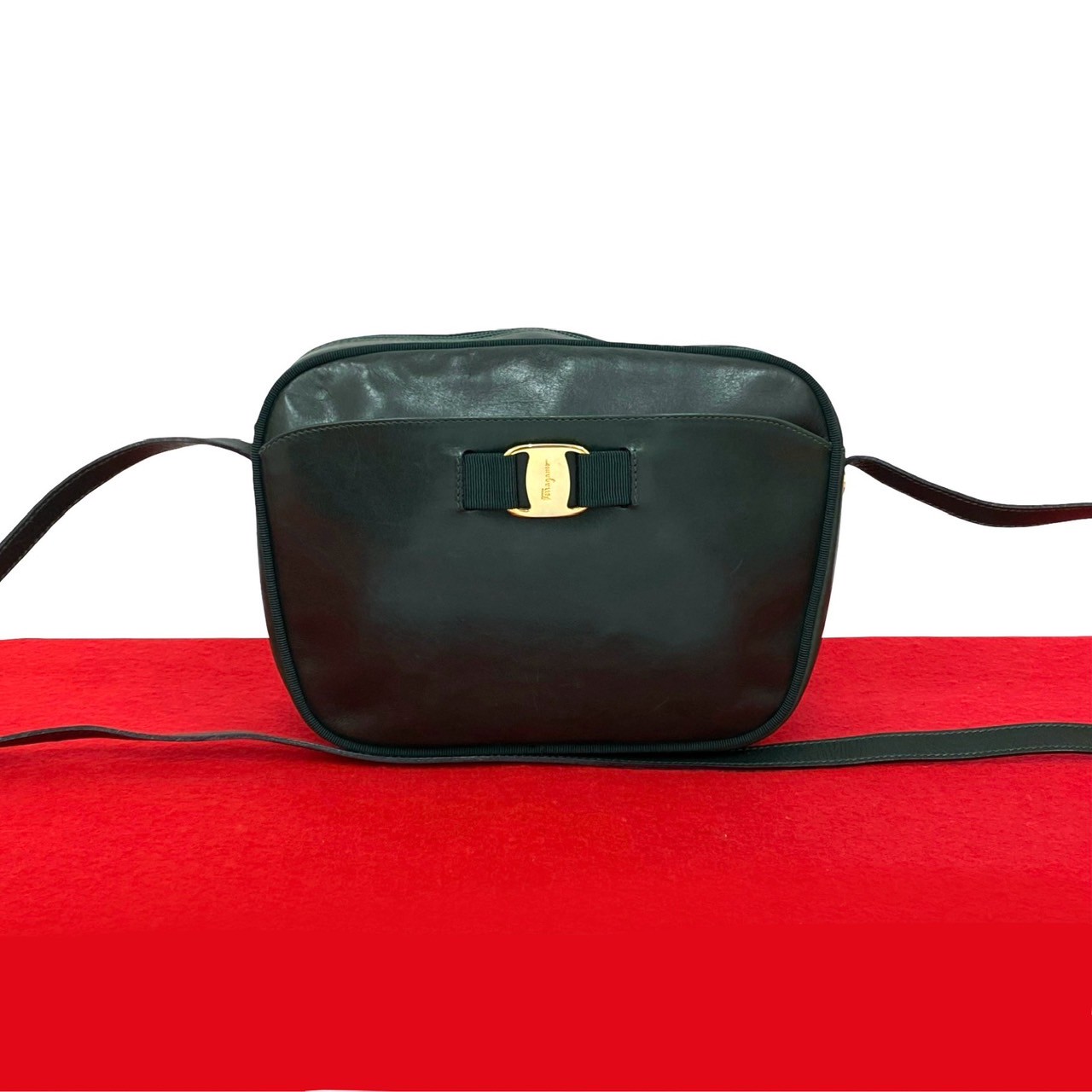 楽天市場】グリーン（ブランドフェラガモ）（ショルダーバッグ