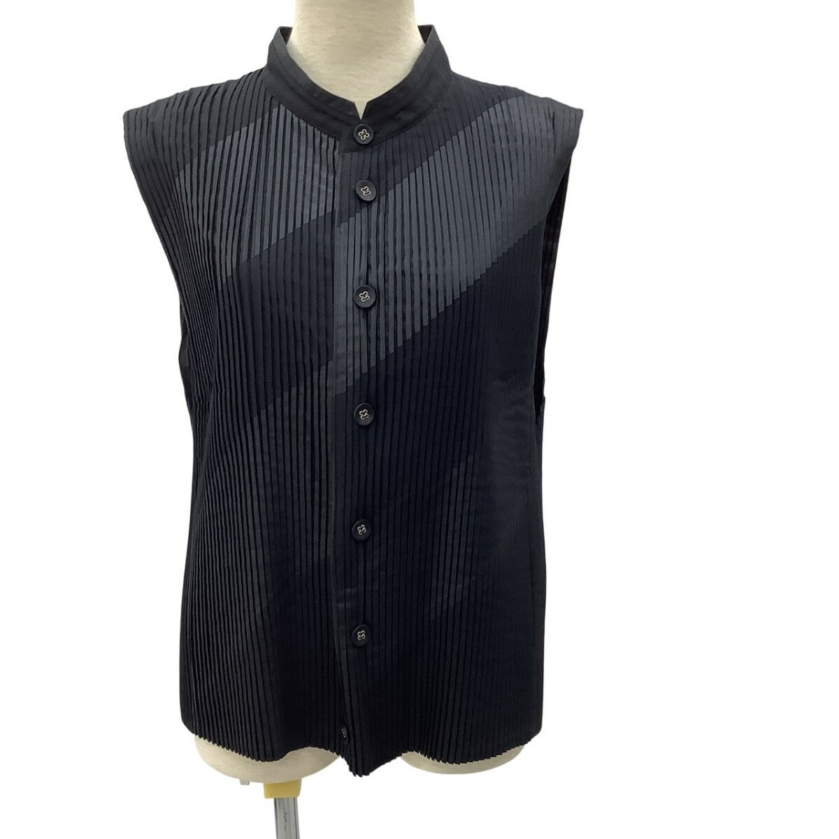 楽天市場】ベスト メンズ（ブランドイッセイミヤケ）（トップス