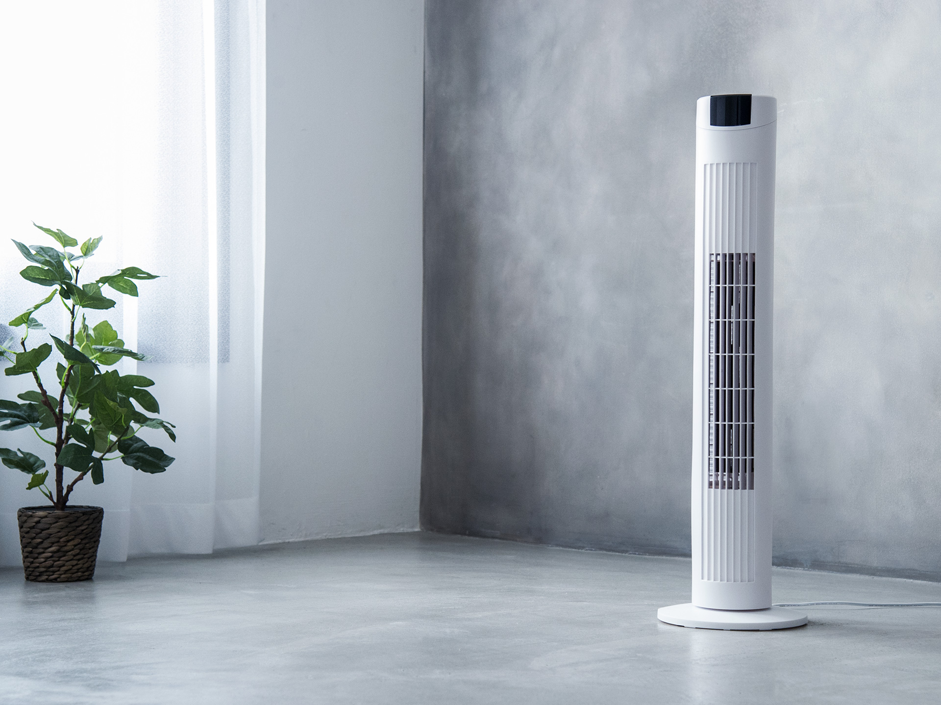 SLIM TOWER FAN（スリムタワーファン）｜PRODUCT｜THREEUP（スリーアップ）