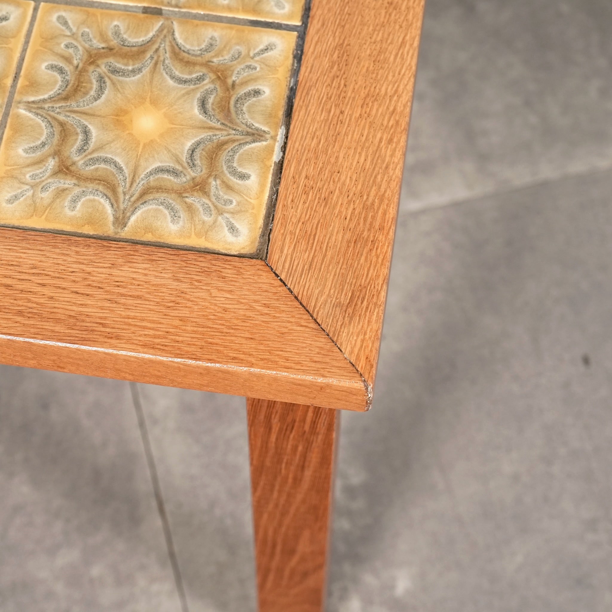 デンマークヴィンテージ タイルトップ サイドテーブル – TIME HYPE