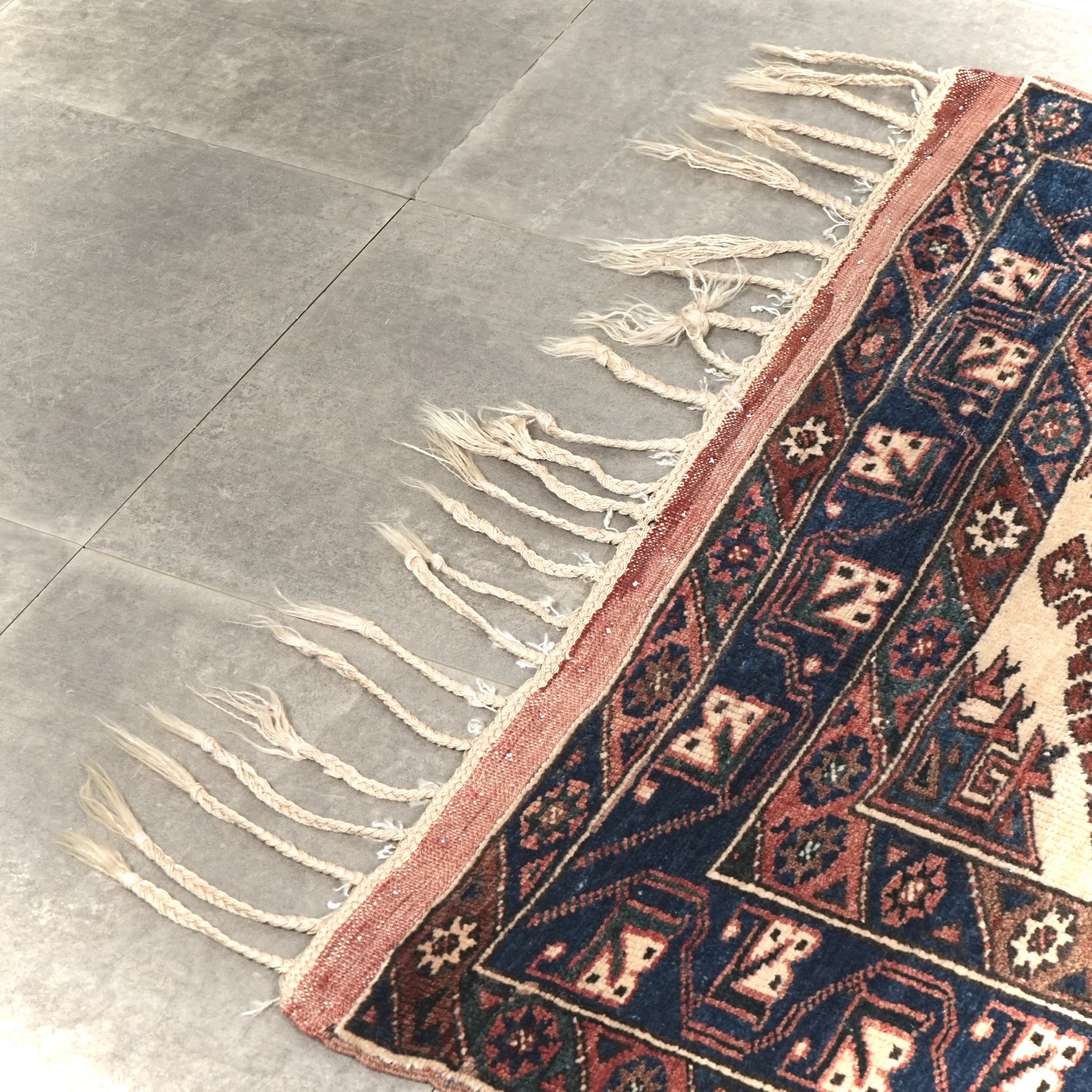 送料無料 ヴィンテージ ラグ(手織り/218cm×111cm) – TIME HYPE