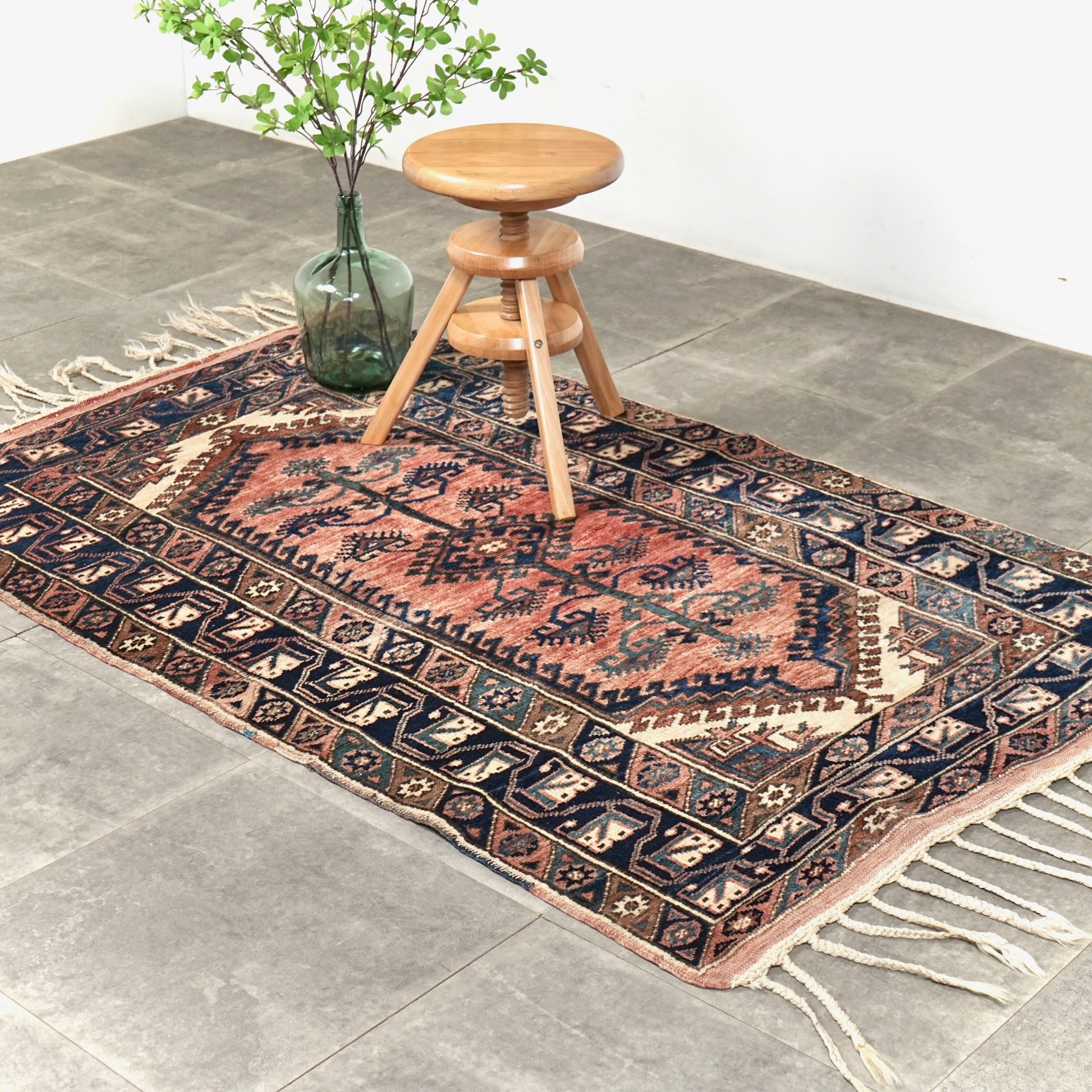 送料無料 ヴィンテージ ラグ(手織り/218cm×111cm) – TIME HYPE