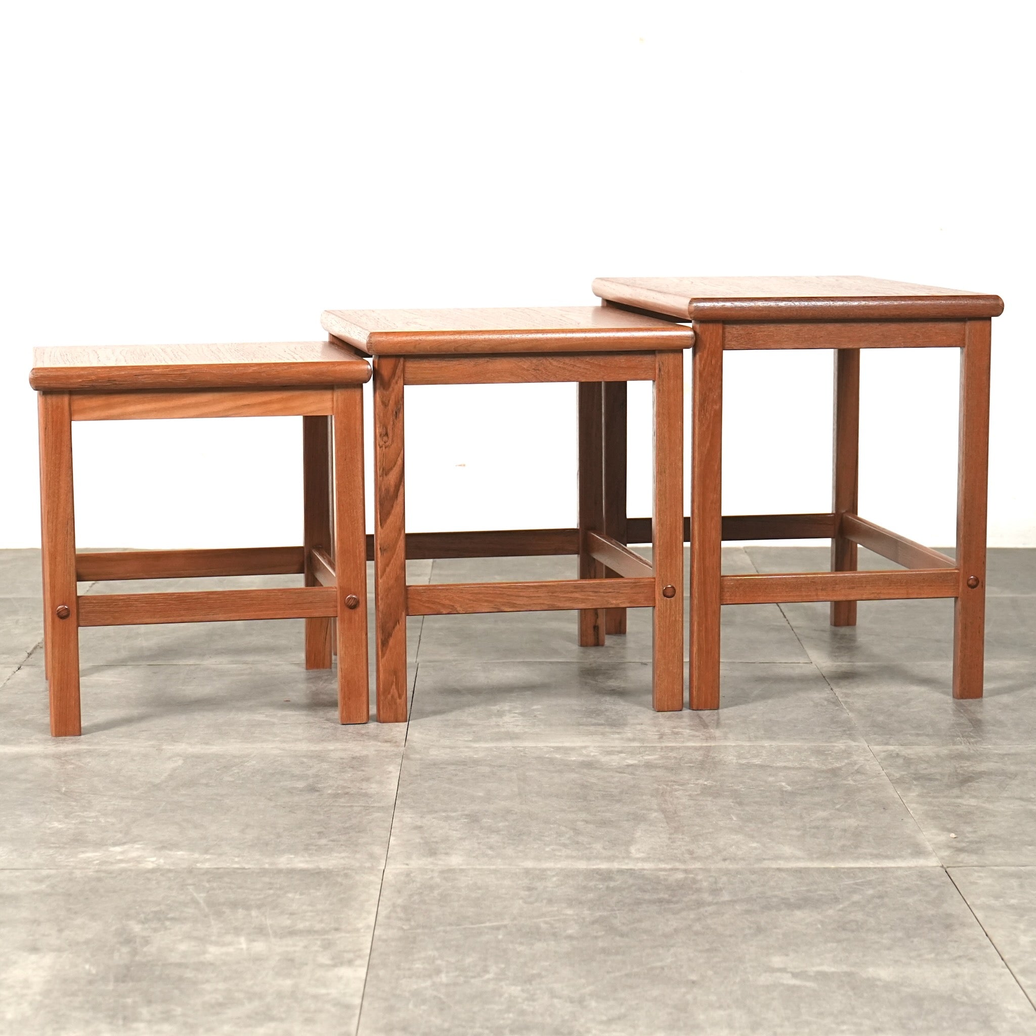 デンマークヴィンテージ ネストテーブル – TIME HYPE