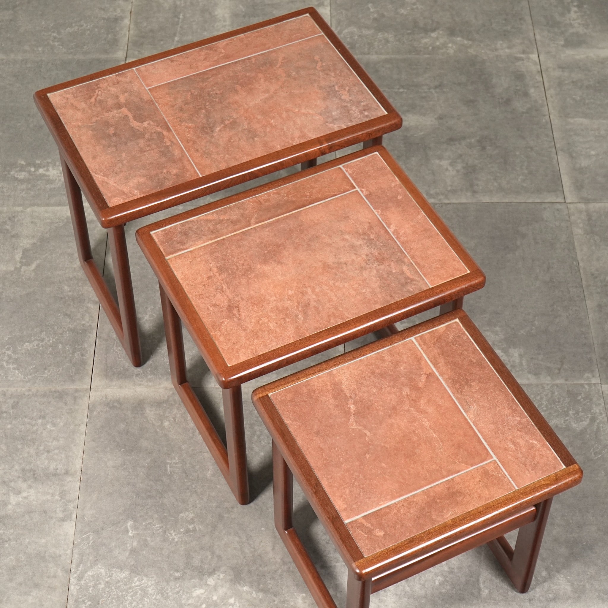 AnBerCraft】タイルトップ ネストテーブル – TIME HYPE