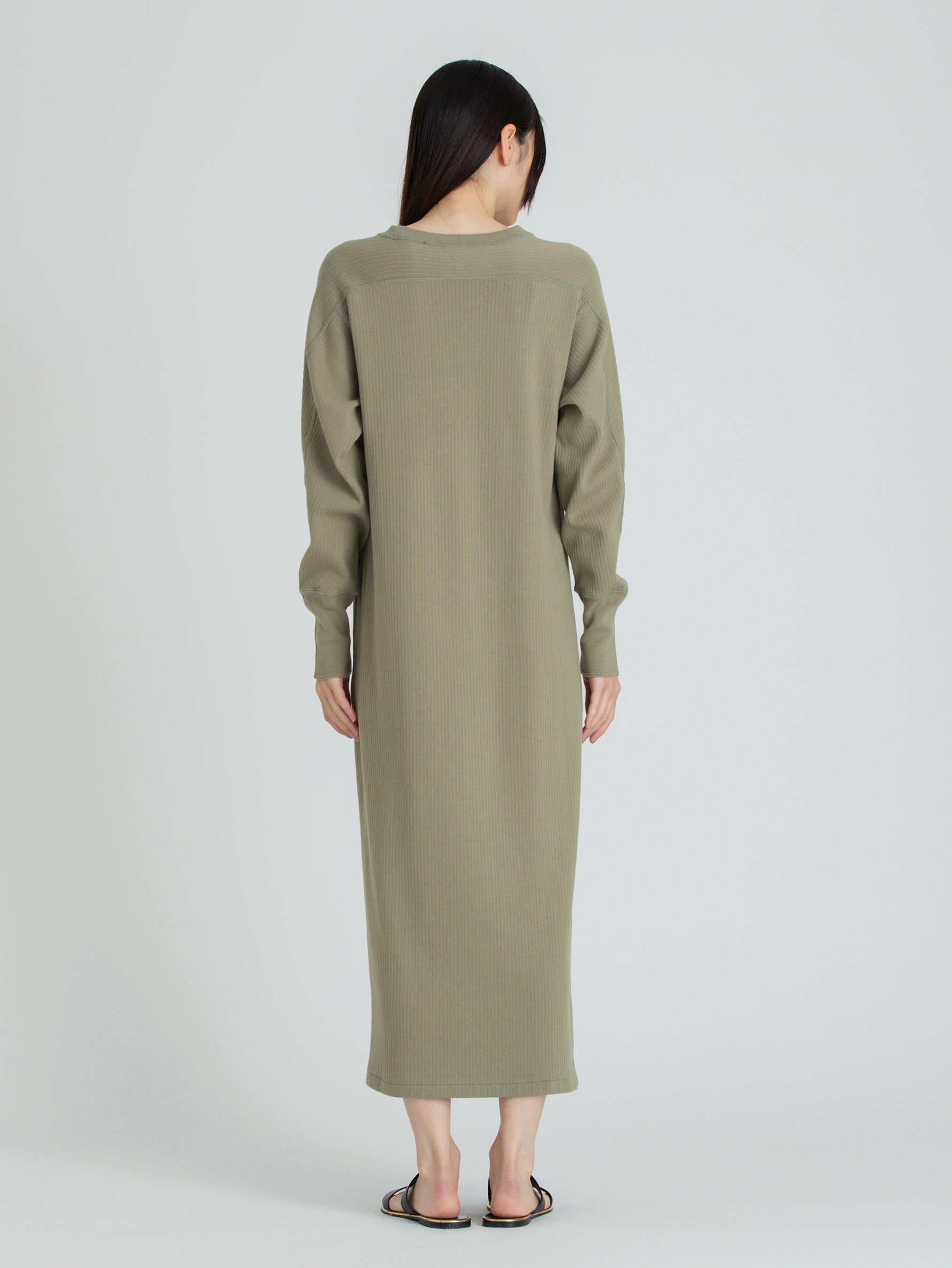 クルーネック長袖ワンピース/TBKA-303