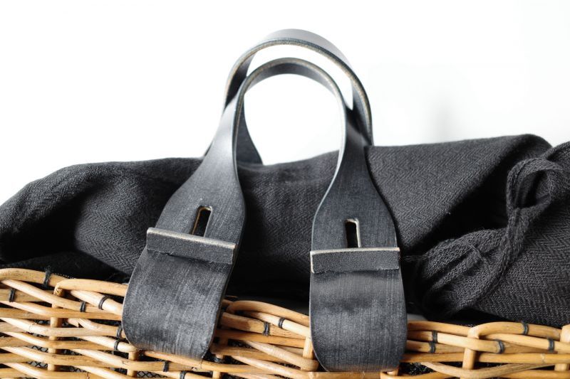 ebagos エバゴス ブライドルレザー×籐プリント入りショルダーバッグ - tity