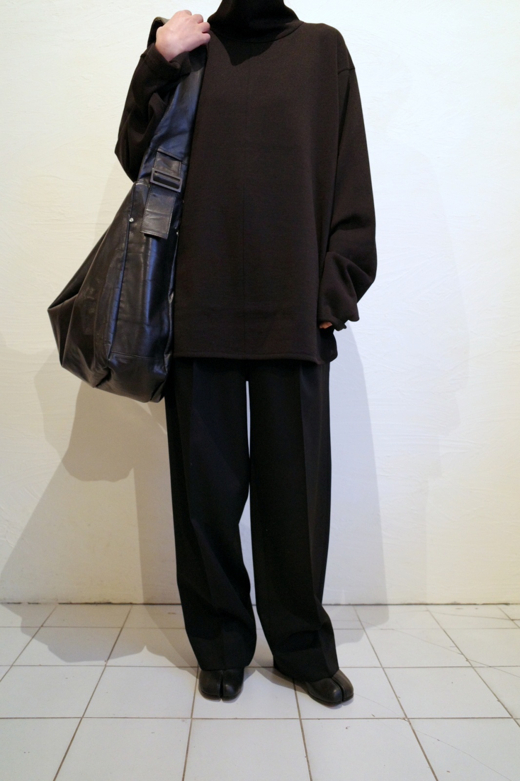 ssstein SHIRRING HANDLE LEATHER SHOULDER BAG・LEATHER/BLACK - tity