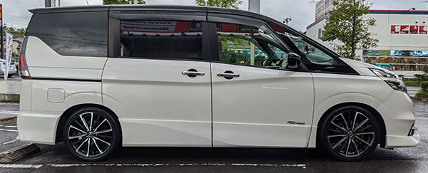 日産セレナのタイヤサイズ一覧！おすすめのホイールとインチアップも