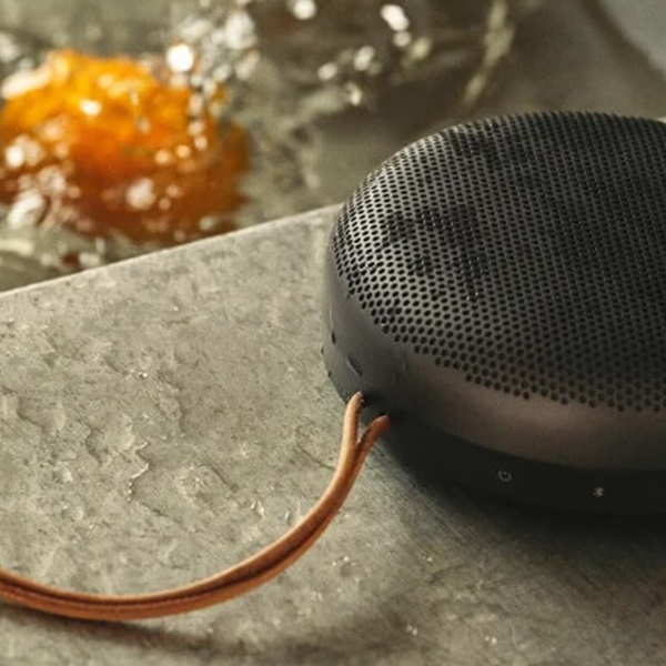 BeoSound A1 2nd Gen Black Anthracite | TOMIYA(トミヤ)-Omotecho