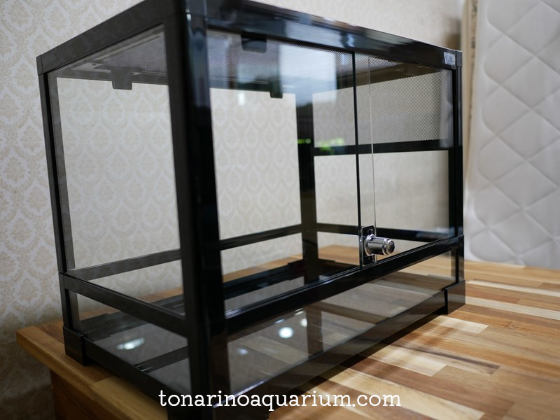 爬虫類レイアウト！ビバリウムのバックボードの制作DIY！ | となりの