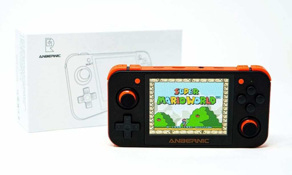 中華ゲーム機はここまで来た！「RG350」を実機レビュー、中級者向けの