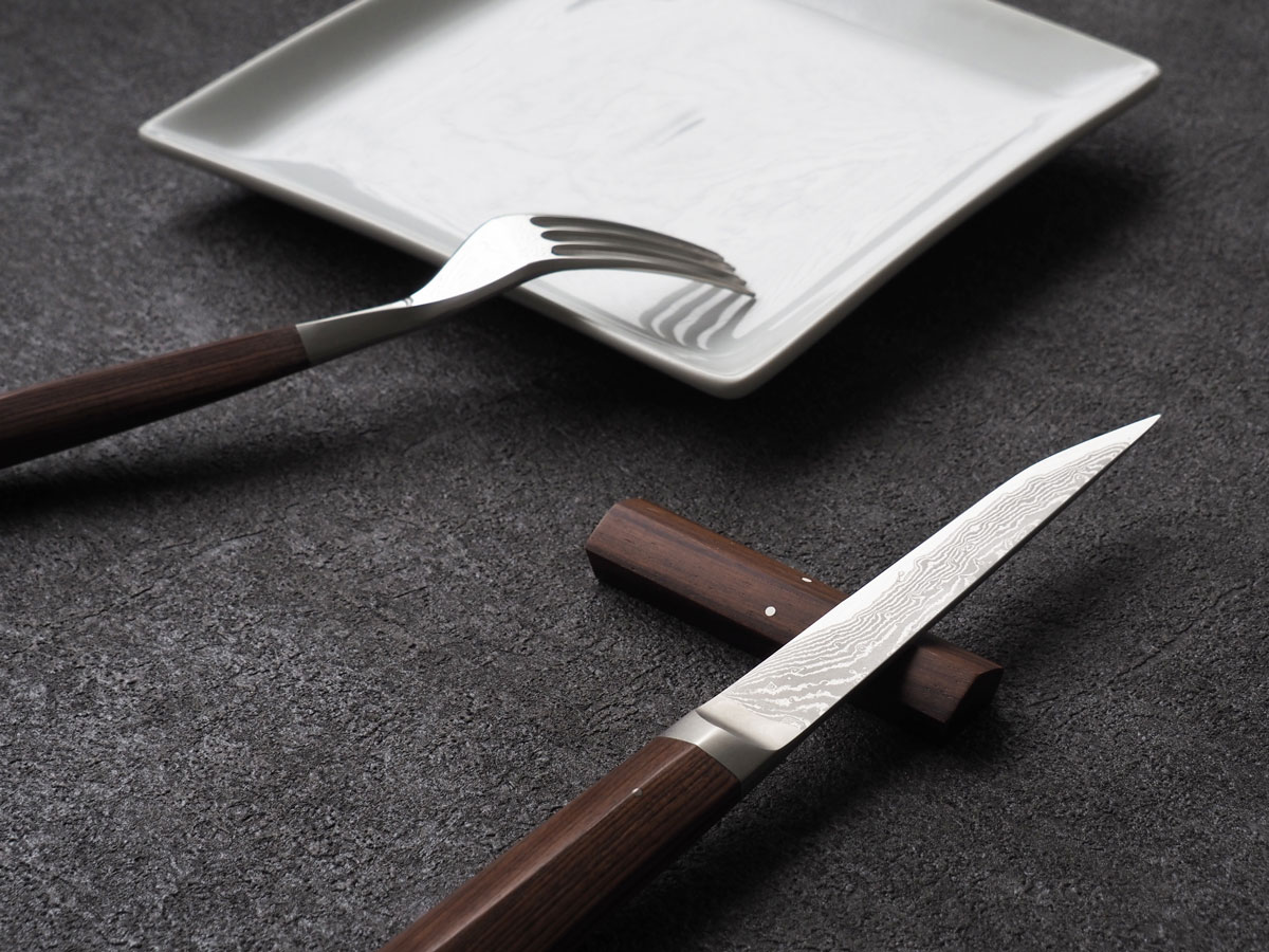 燕三条製包丁の【藤次郎オンラインショップ】 / 藤次郎 脇差 テーブル