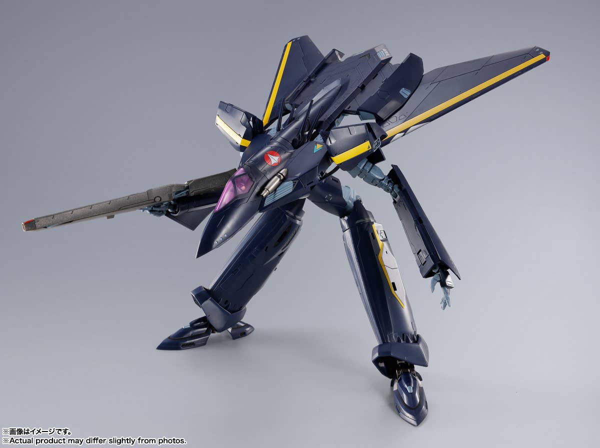 DX Chogokin VF-17S Nightmare Stealth Valkyrie (Gamlin Kizaki's