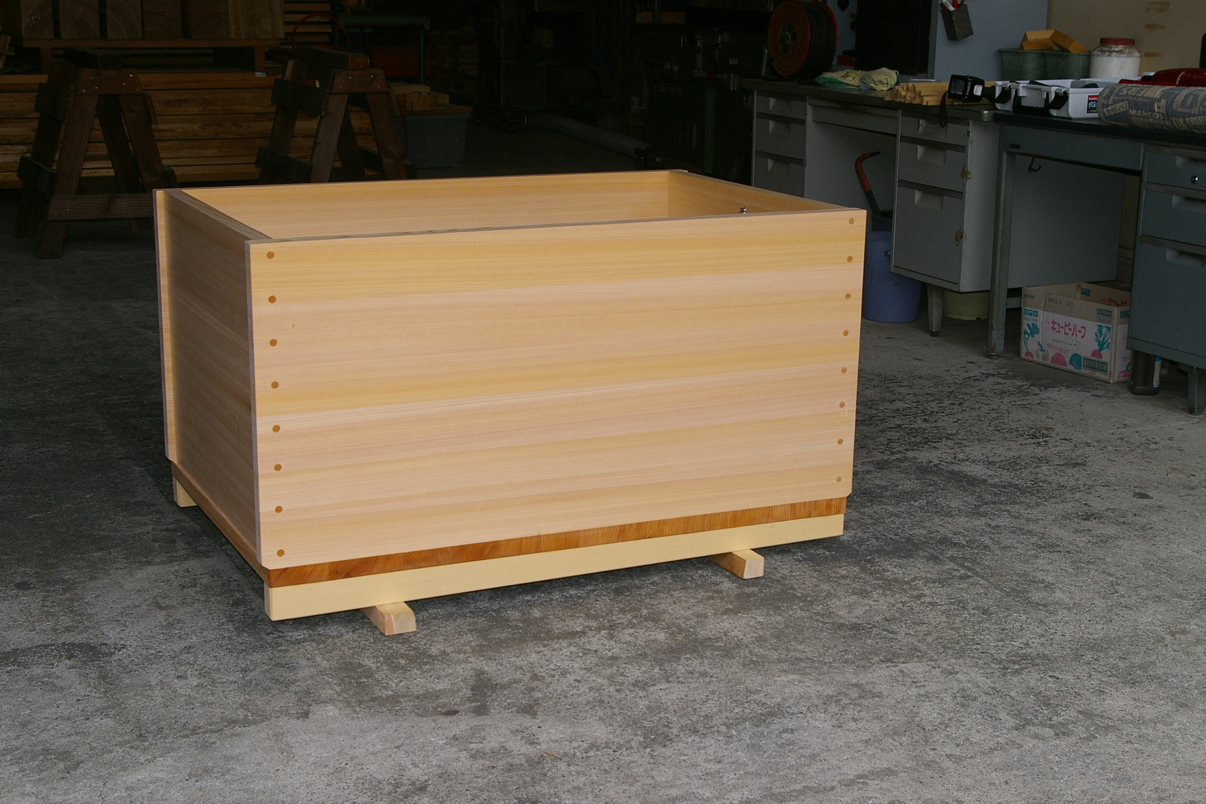 展示・アウトレット浴槽 1200×750×650H 椹（サワラ） - 天然木曽檜、檜