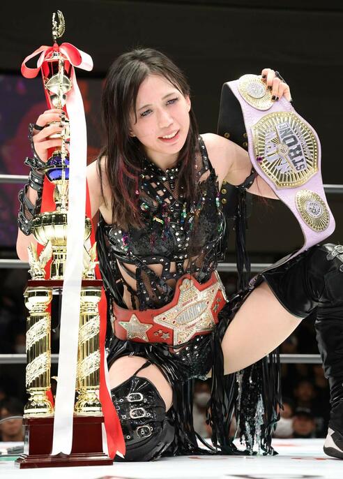 スターダム】上谷沙弥 因縁AZMを撃破しワールド＆STRONG女子2冠王者に