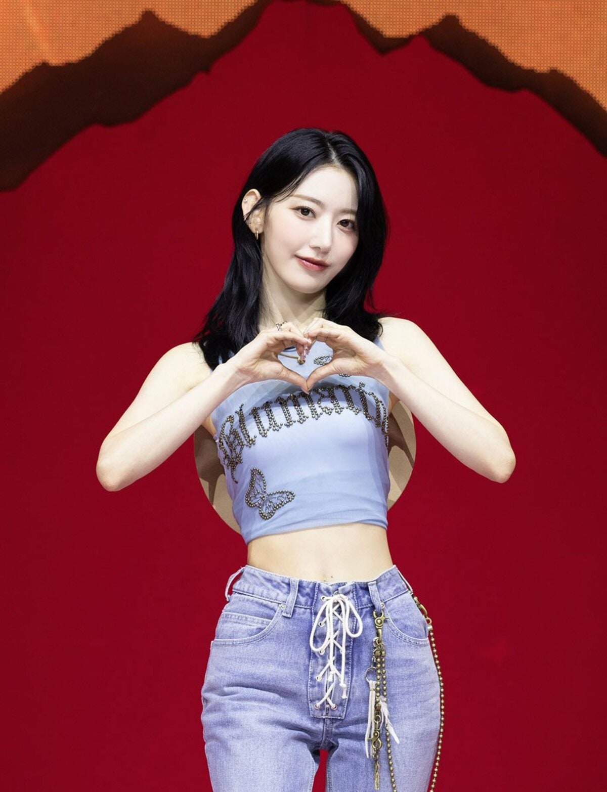 1ページ目】LE SSERAFIMのSAKURA「ワールドツアー