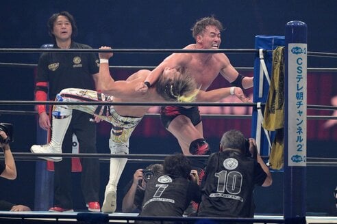 新日本】棚橋弘至ラストマッチに超満員の東京ドームが大熱狂 オカダ