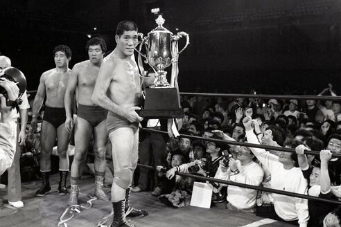 ジャイアント馬場最後のチャンピオン・カーニバル優勝 自爆流血の超獣