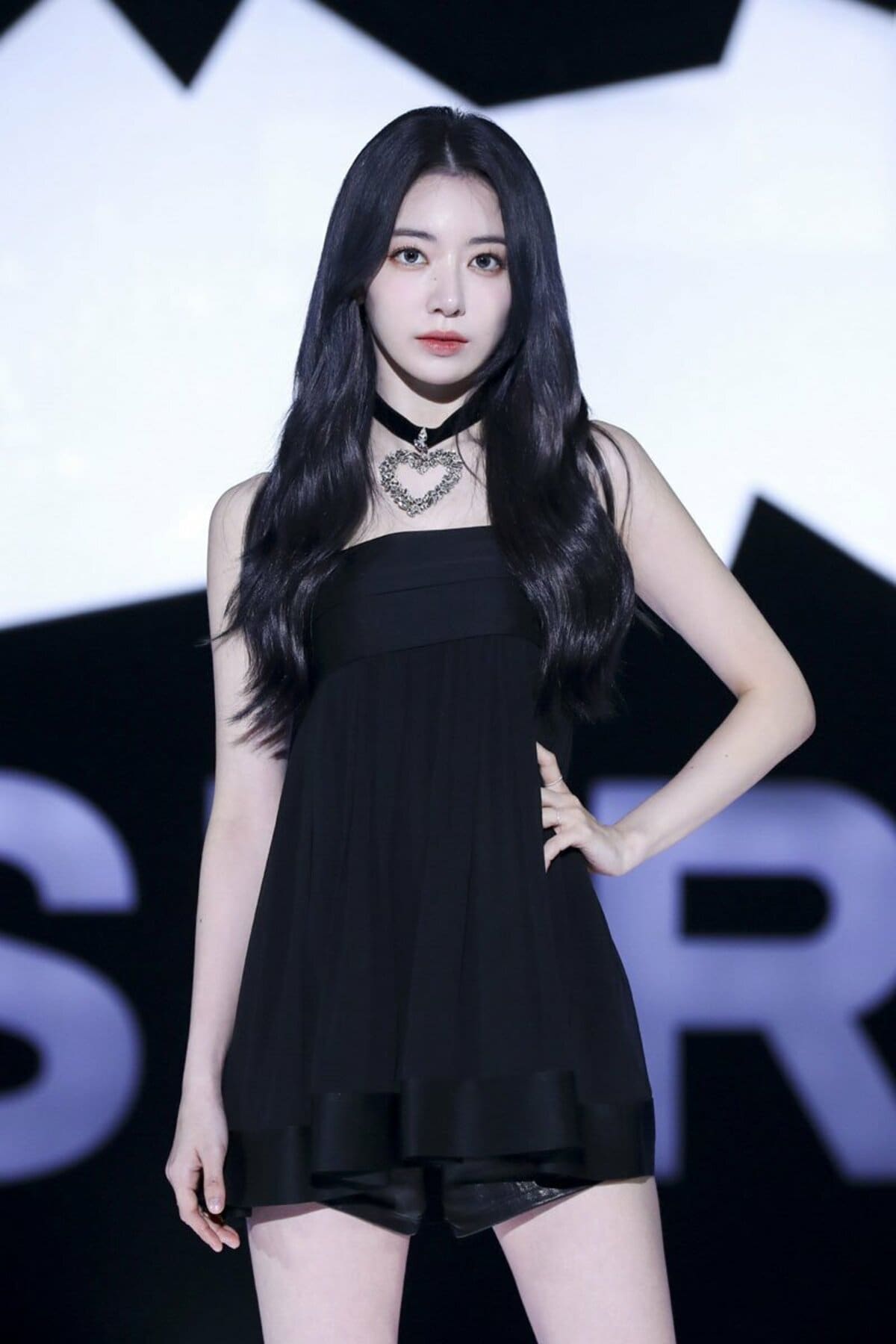 宮脇咲良が3度目の〝デビュー〟 MV早くも1000万回再生で