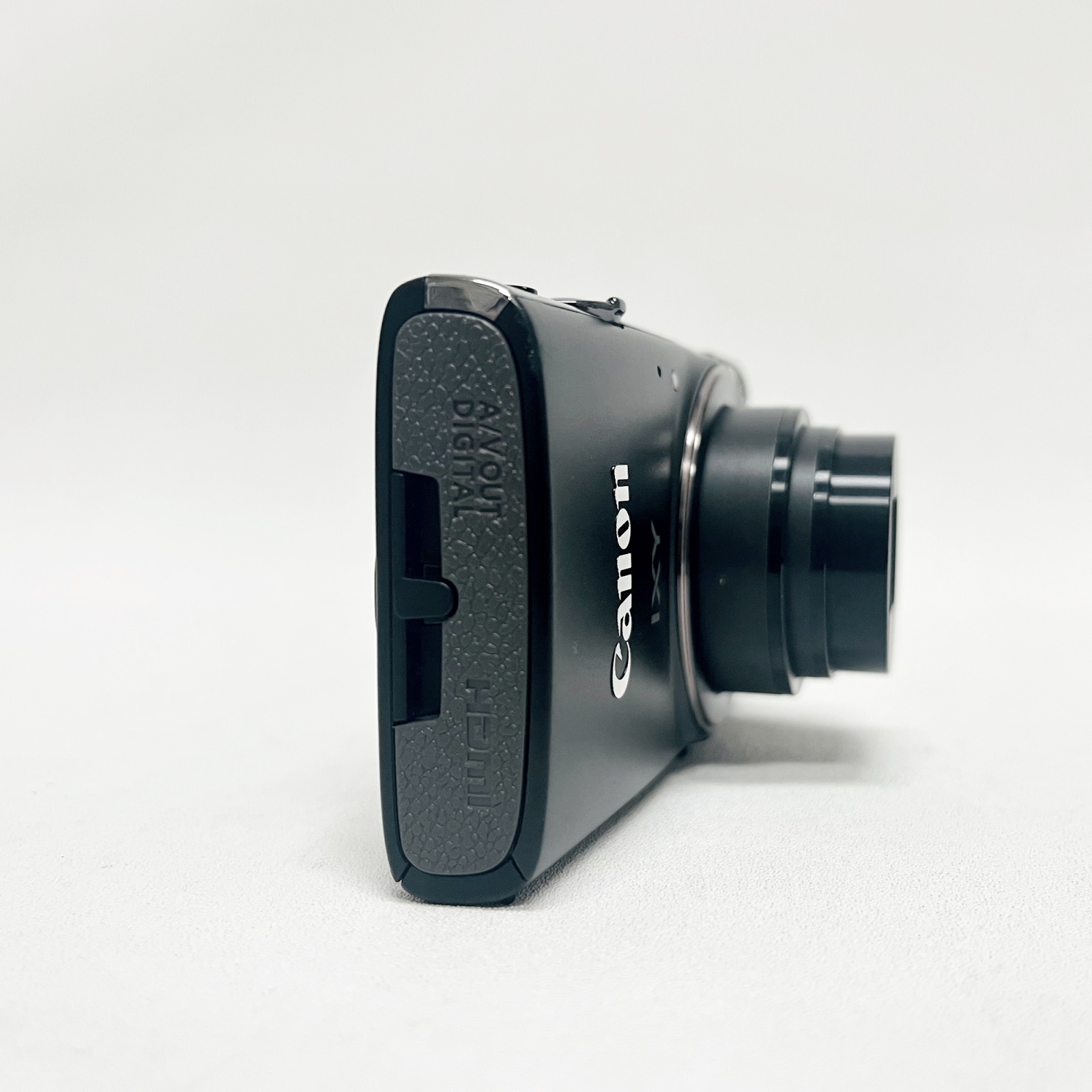 キヤノン 【中古美品・動作確認済】Canon IXY 650 ブラック コンパクト