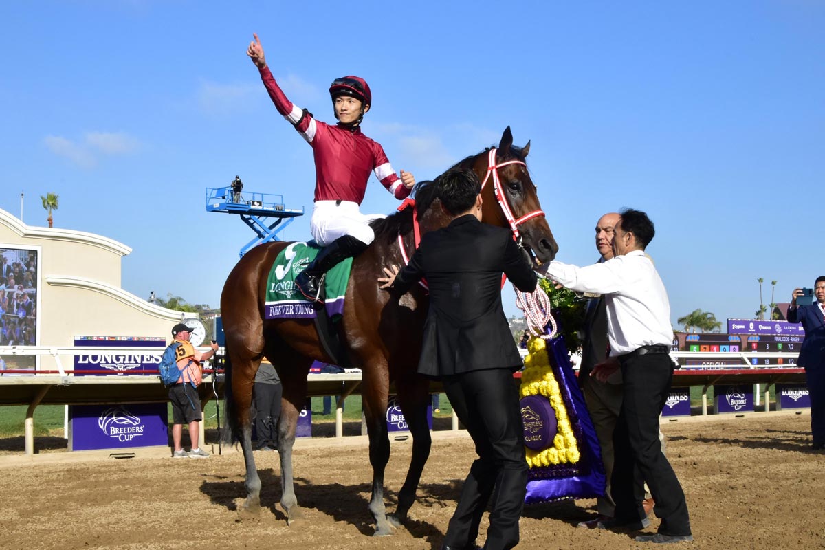 フォーエバーヤングのBCクラシック制覇が「Moment of the Year」を受賞