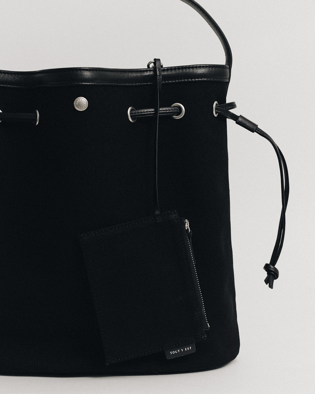 SAC COQUILLE BUCKET BLACK – TOUT Y EST JP