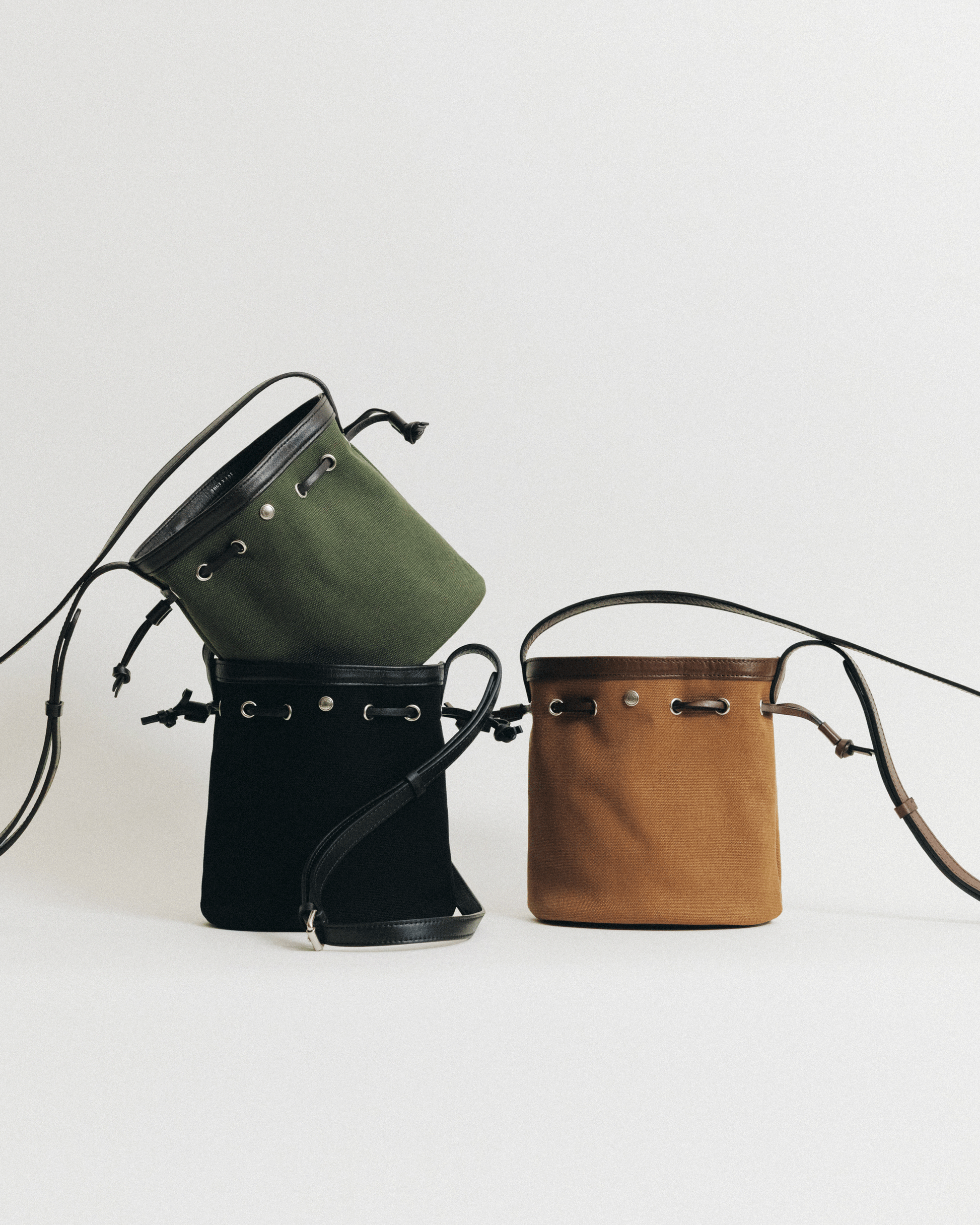 SAC COQUILLE BUCKET MINI BLACK – TOUT Y EST JP