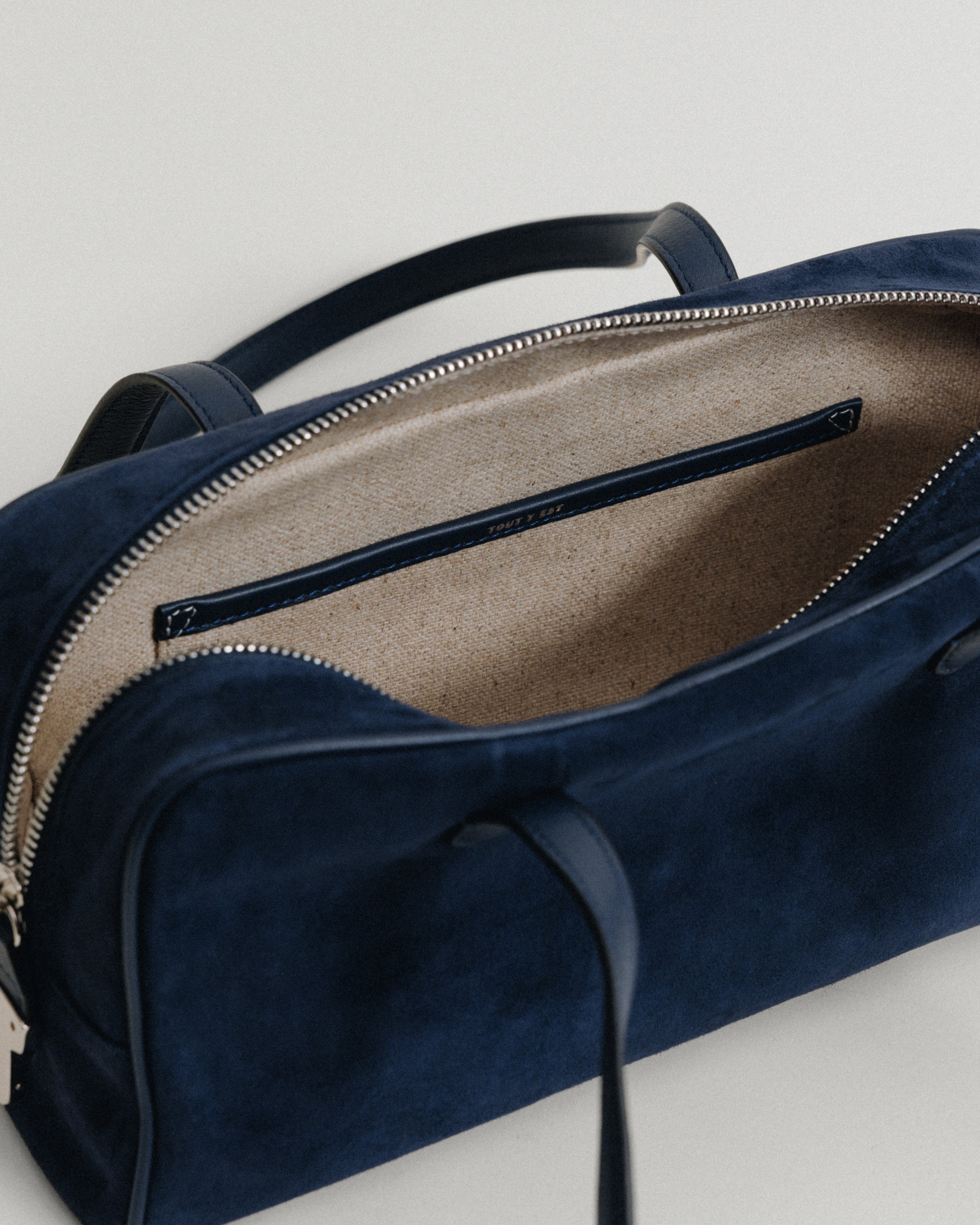 日本限定] SAC LOQUET SMALL SUEDE NAVY – TOUT Y EST JP