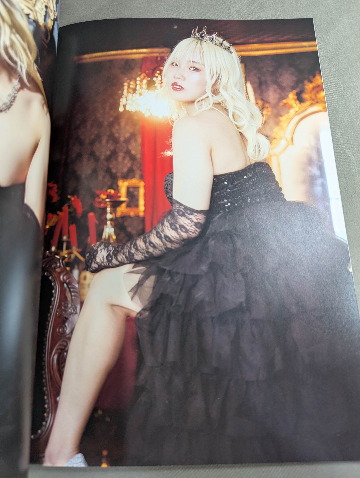 直筆サイン入り】ビクトリア弓月 写真集 Sparkling – 闘道館