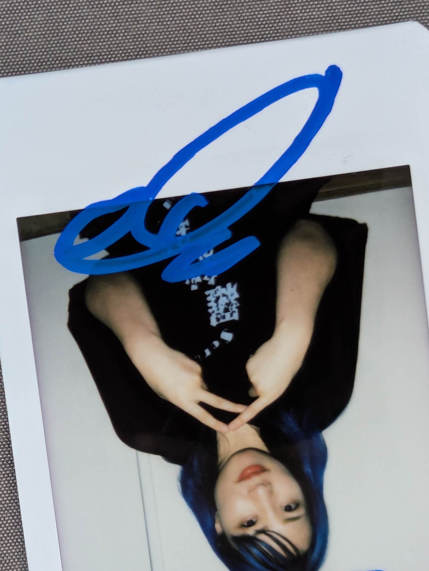 世羅りさ 直筆サイン入り 写真チェキ① – 闘道館