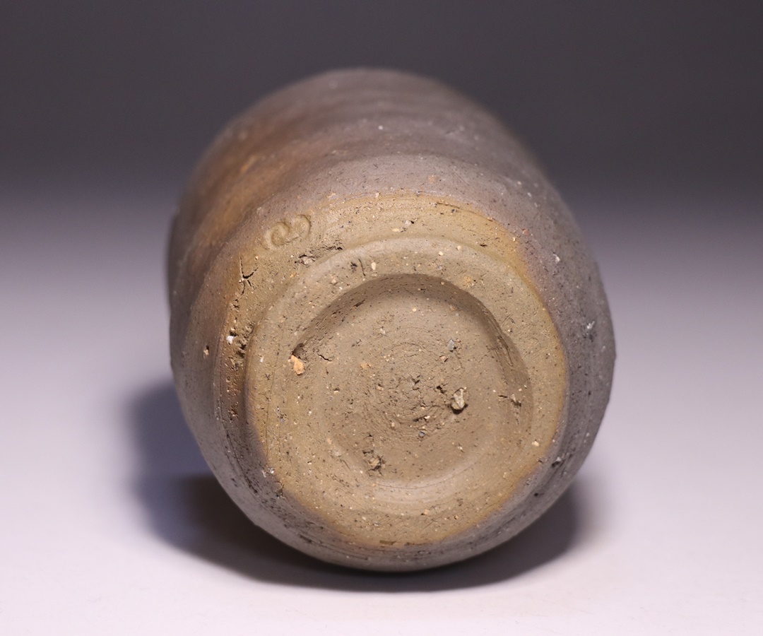 屋代剛右 作 「伊部酒呑」 ～備前焼専門卸小売店 川口陶楽苑～