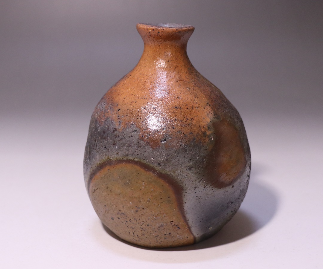 金重有邦 作 「伊部徳利」 ～備前焼専門卸小売店 川口陶楽苑～