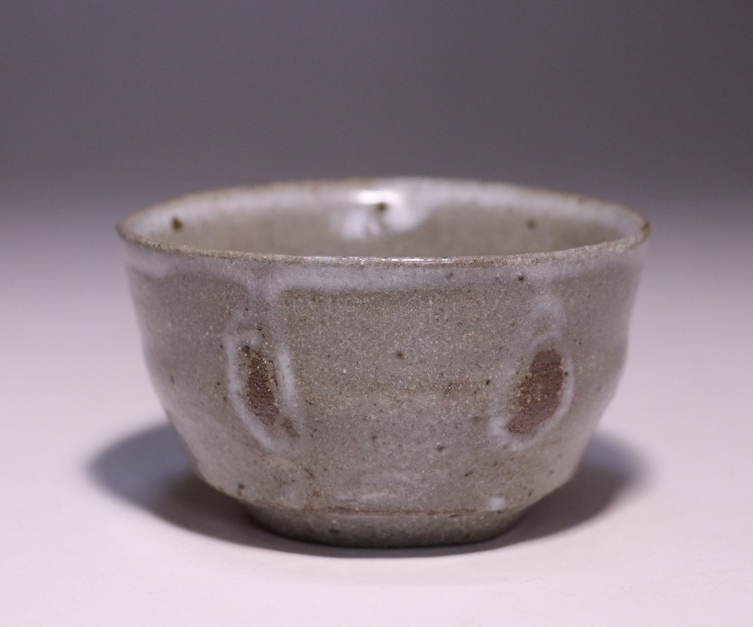 金重有邦 作 「唐津土灰釉盃」 ～備前焼専門卸小売店 川口陶楽苑～