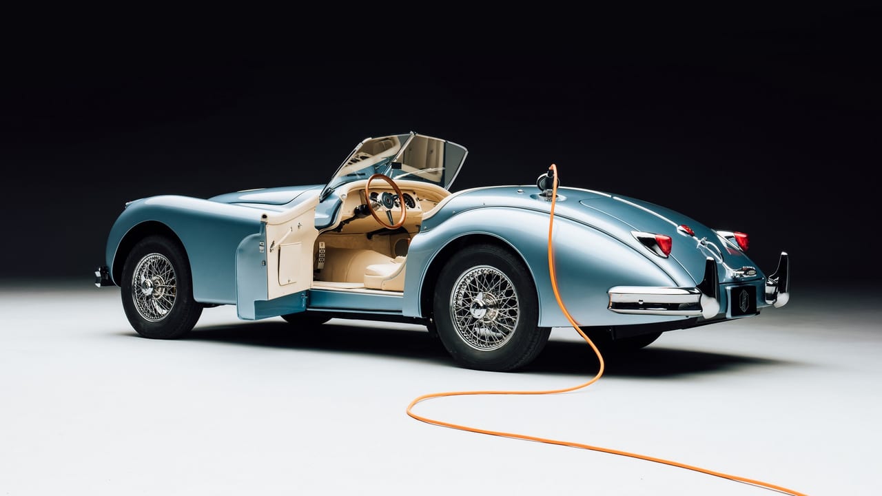 Jaguar XK140 by Lunaz charging | トップギア・ジャパン Top Gear JAPAN