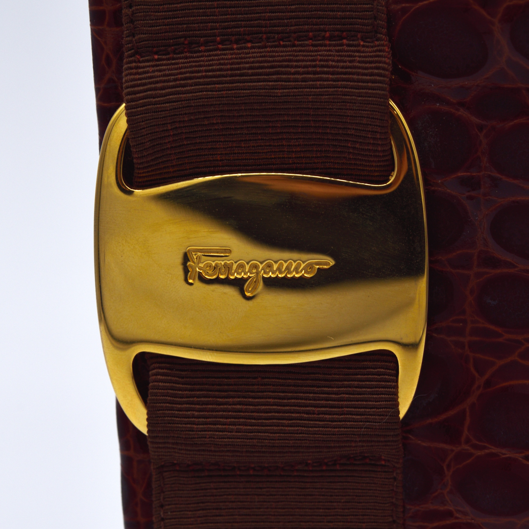 Salvatore Ferragamo フェラガモ ショルダーバック クロコ調 | 中古