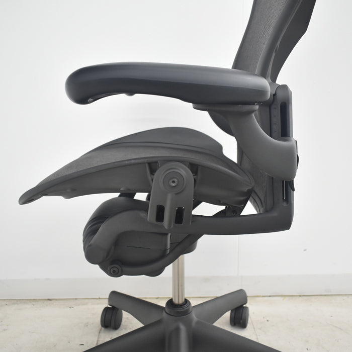 中古】ハーマンミラー アーロンチェア Bサイズ 可動肘 ランバー