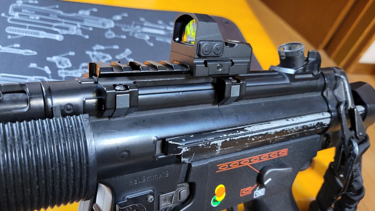 東京マルイ スタンダード電動ガン MP5SD6 マウントレール、ドット
